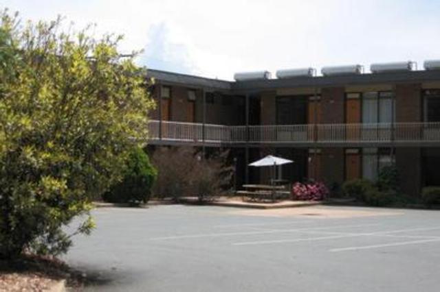 Red Cedars Motel Canberra Extérieur photo